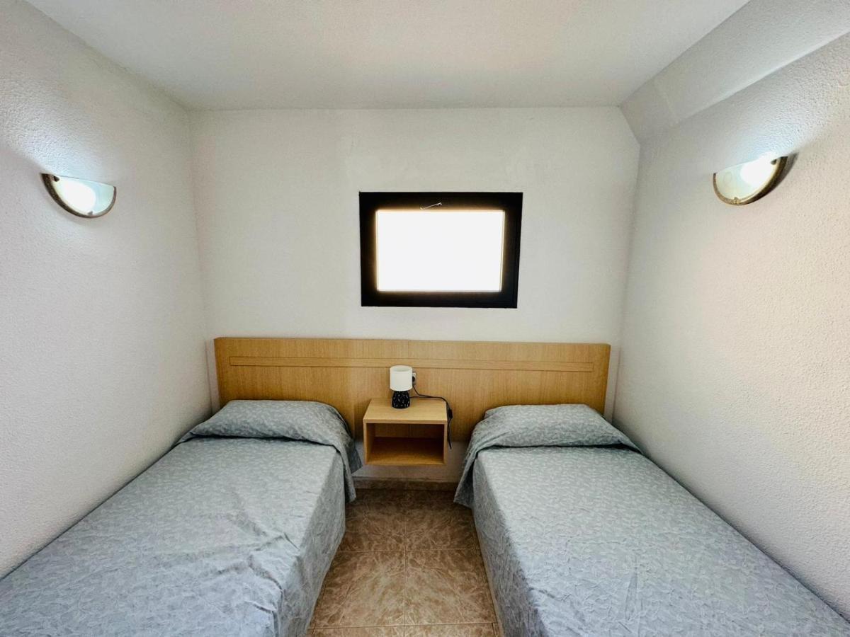 Ocean Front Cozy 2 Bedroom, 3 Beds Spacious- Netflix, Pool, Beach Lift & Fast Wifi Плая дел Инглес Стая снимка